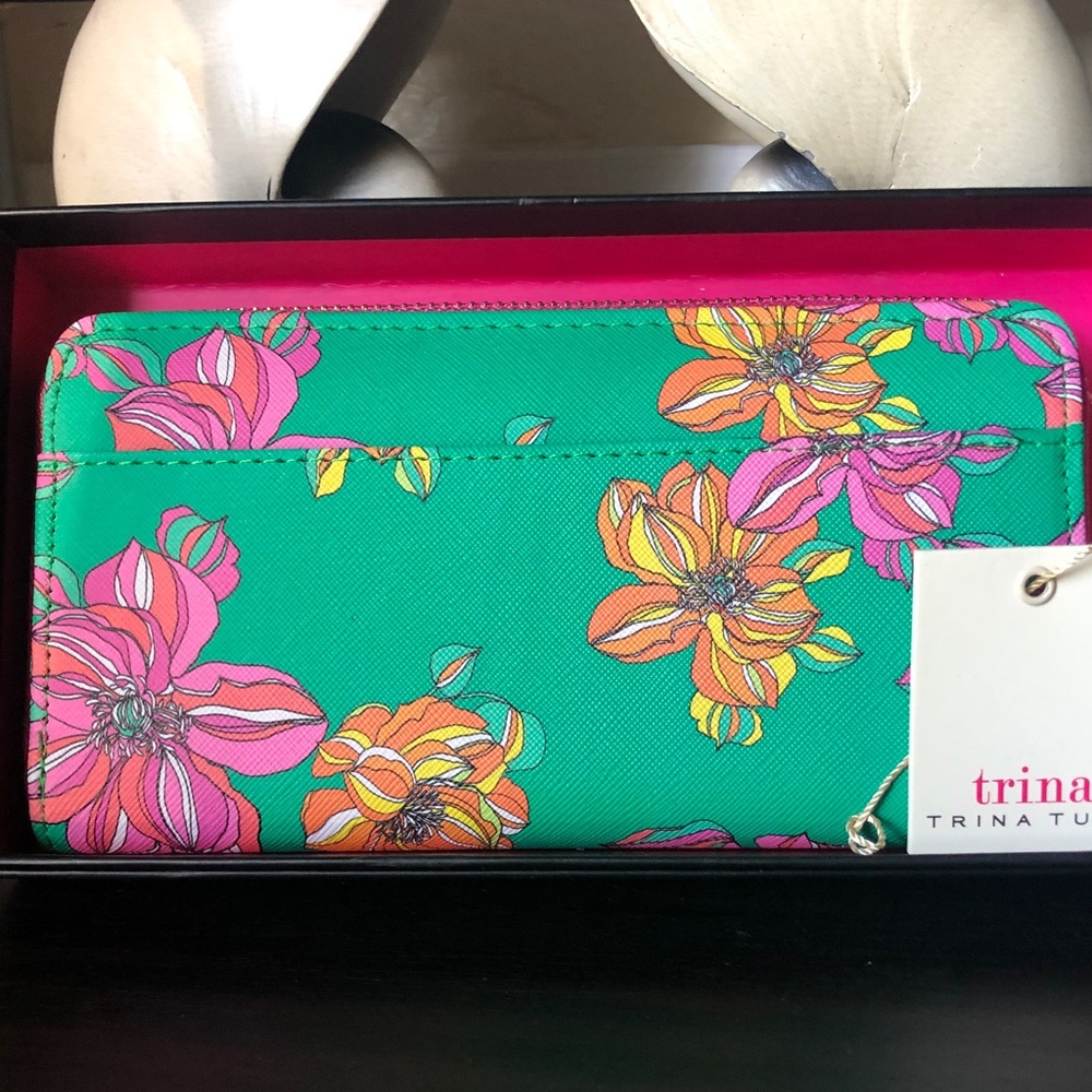NIB Trina Turk Floral Zip Around Wallet with Pink and Orange Blooms